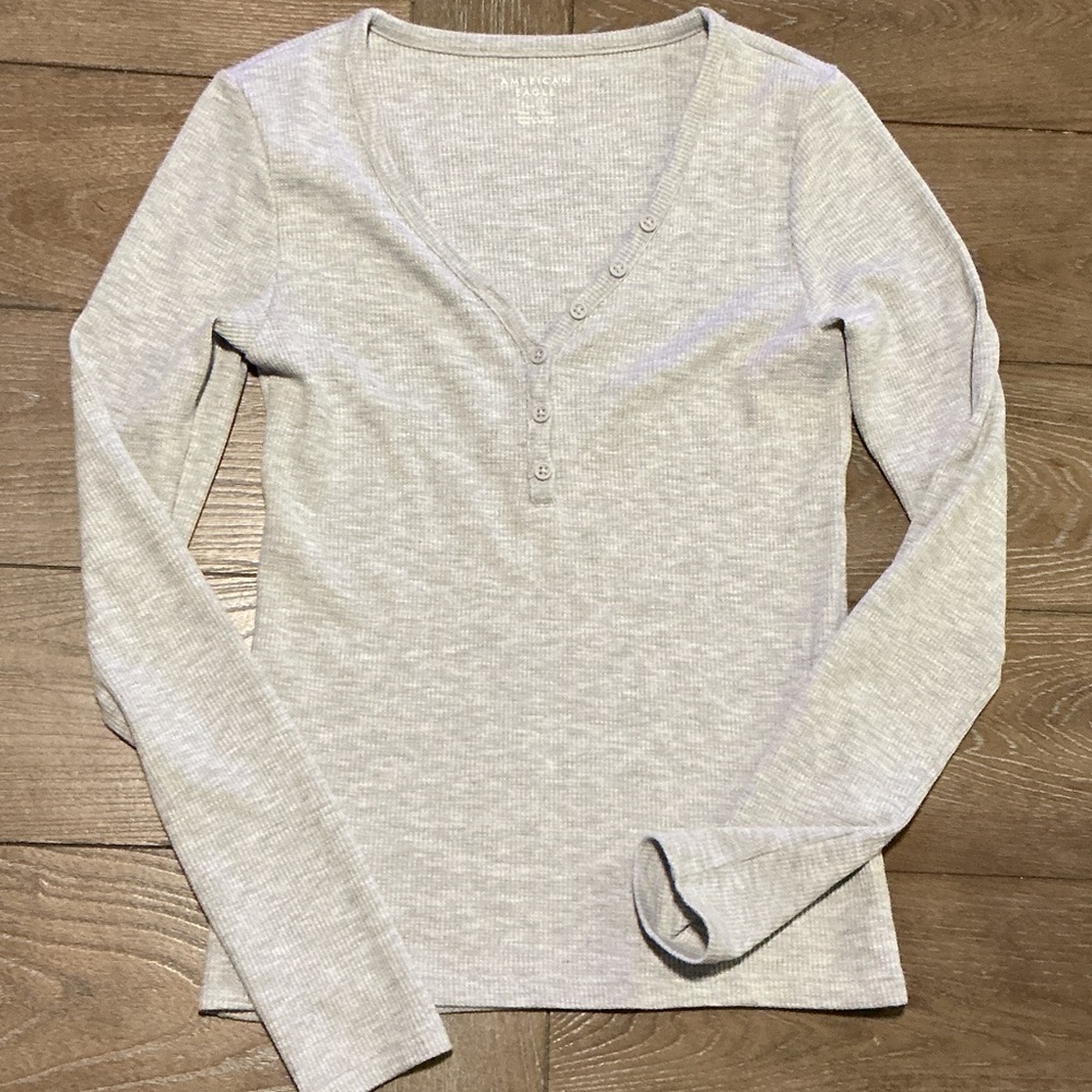 American Eagle Outfitters Light Gray Long Sleeve Henley sz S
